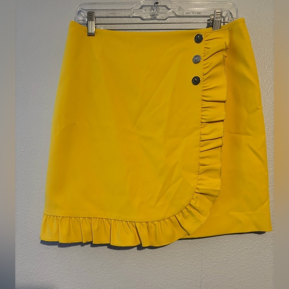 Tory Sport Tech Twill Ruffle Skort in yellow